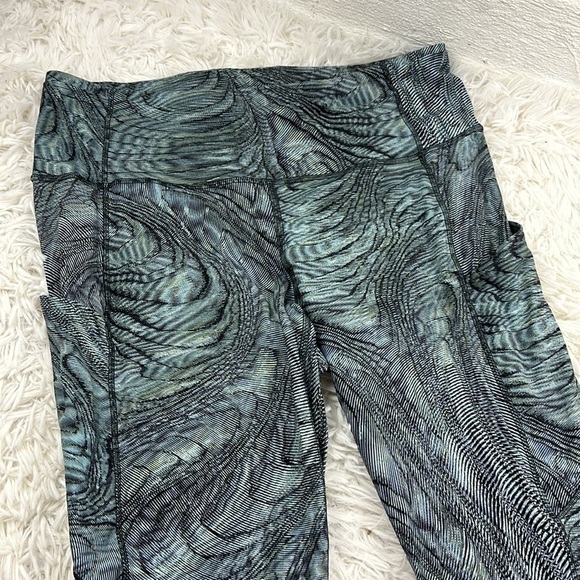 Lululemon Fast and Free High Rise Crop 23" Dimensional Icing Blue Multi - Picture 2 of 6